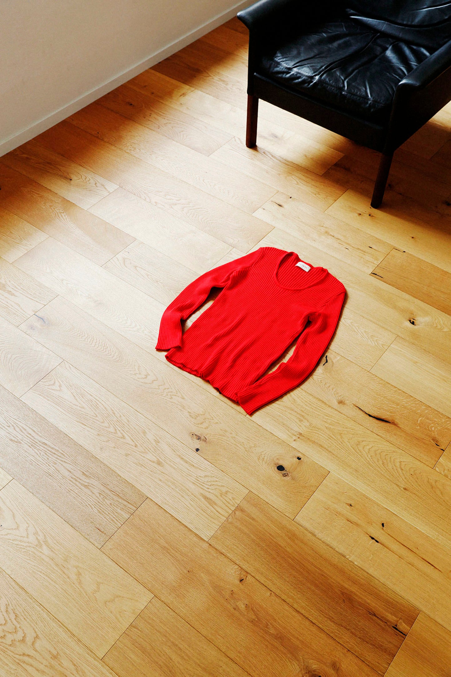 SOLID COLOR PULLOVER