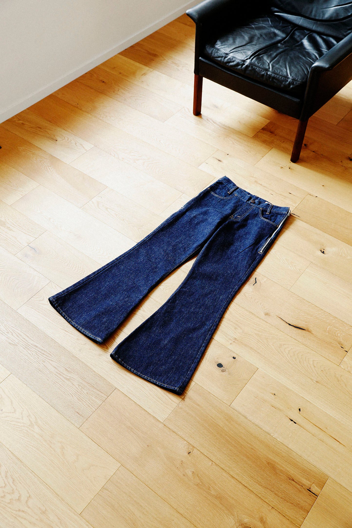 SIDE ZIP FLARE JEAN