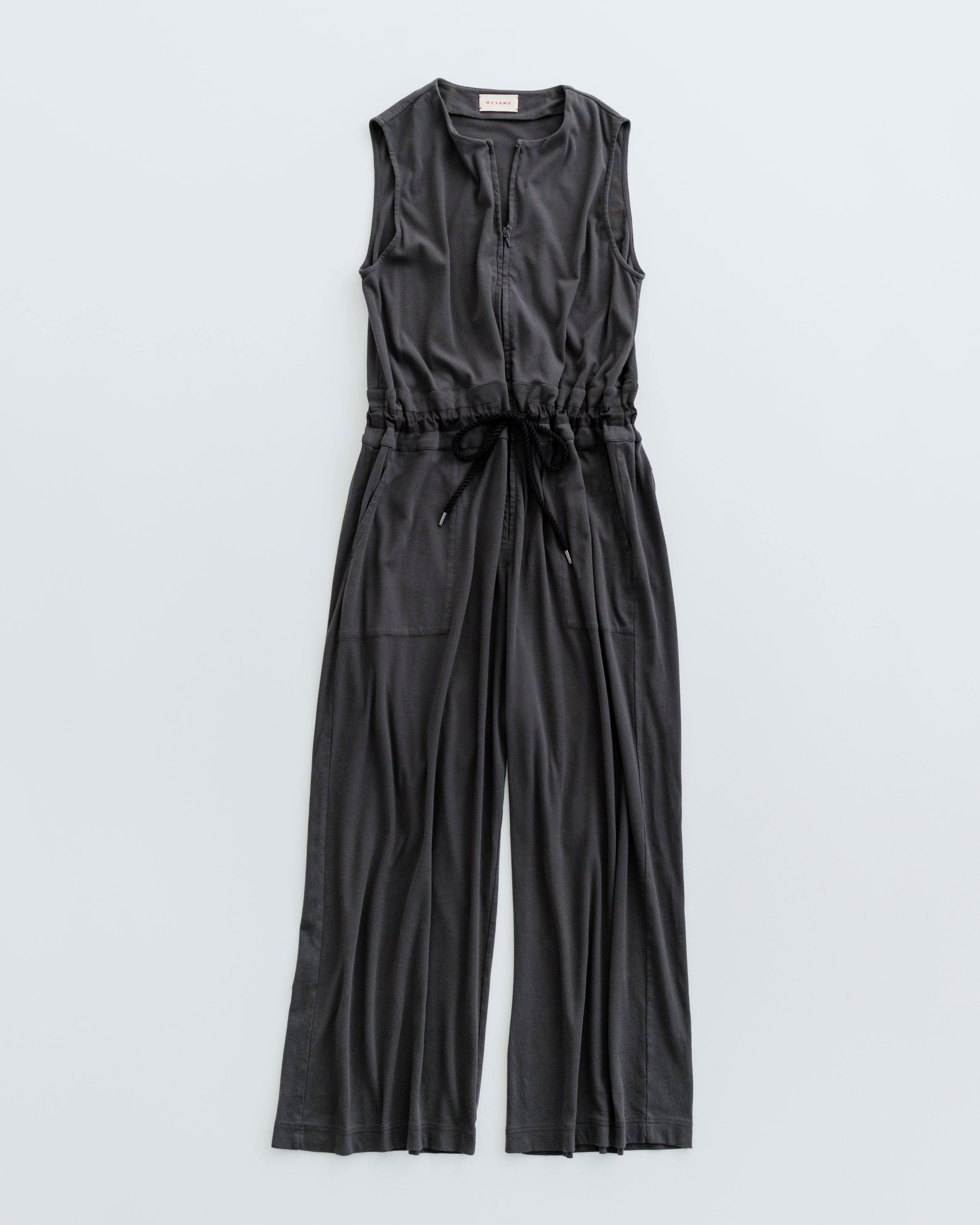 SLEEVELESS HALF ZIP ALL-IN-ONE – MEYAME