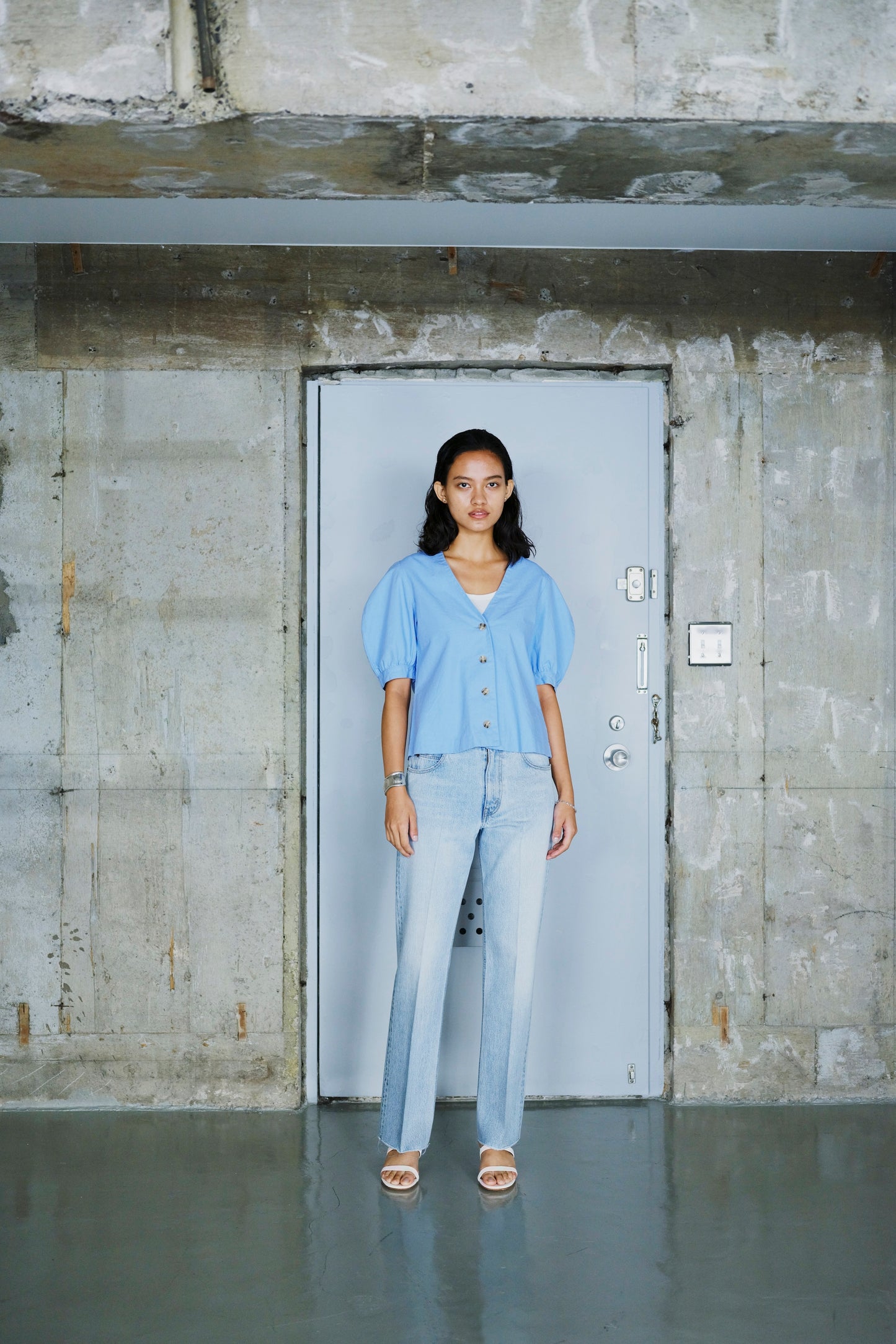 ROUND SLEEVE BLOUSE