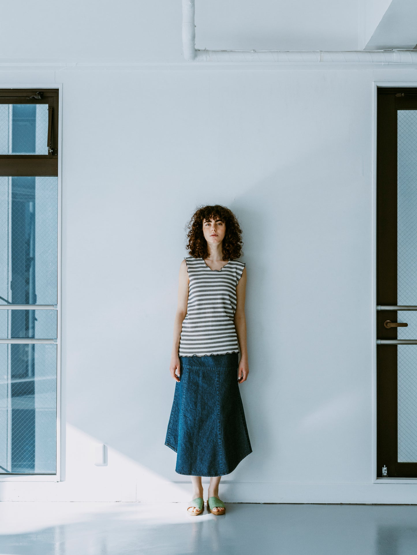 BORDER SLEEVELESS