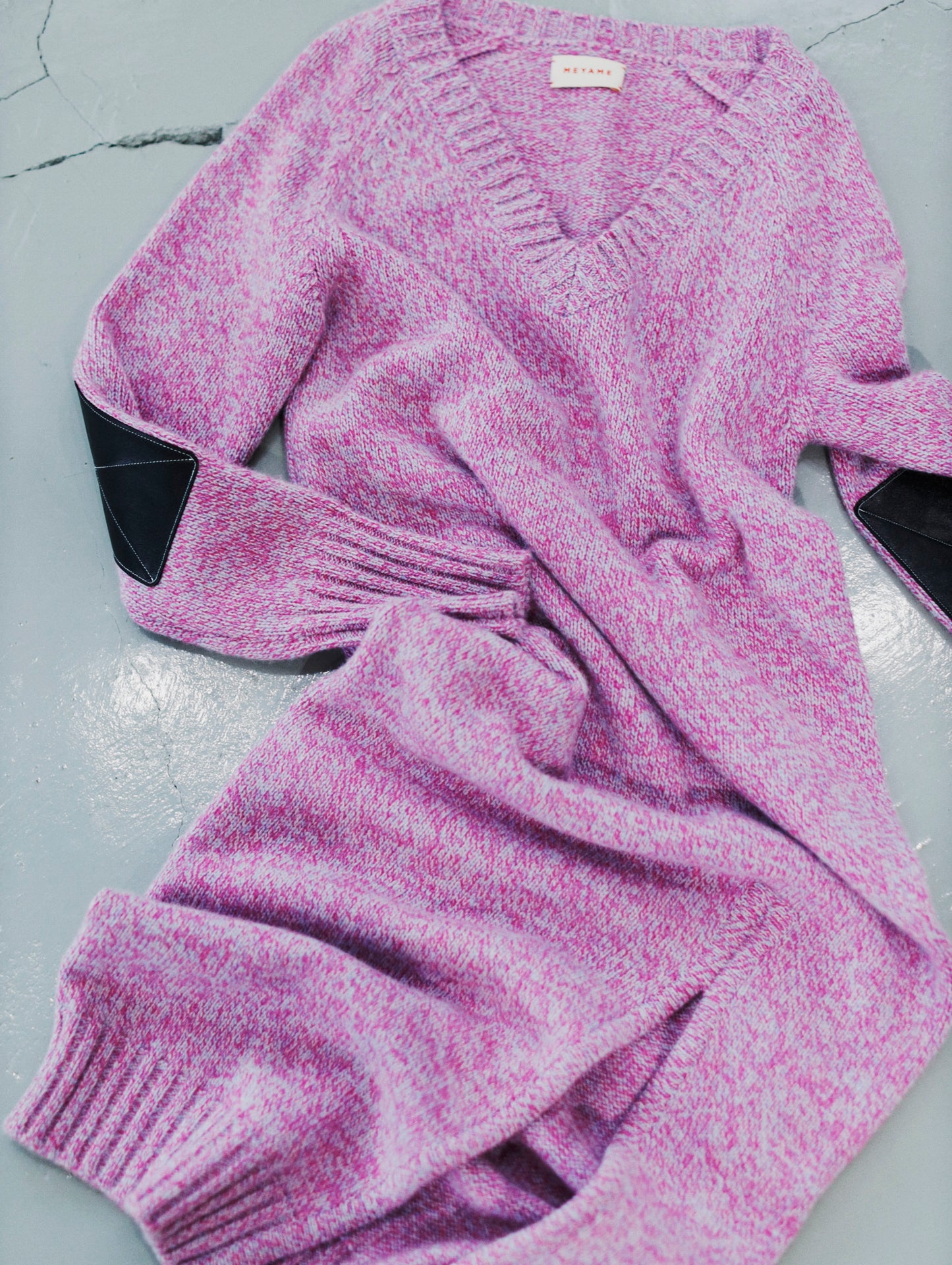 V-NECK HEATHER KNIT DRESS