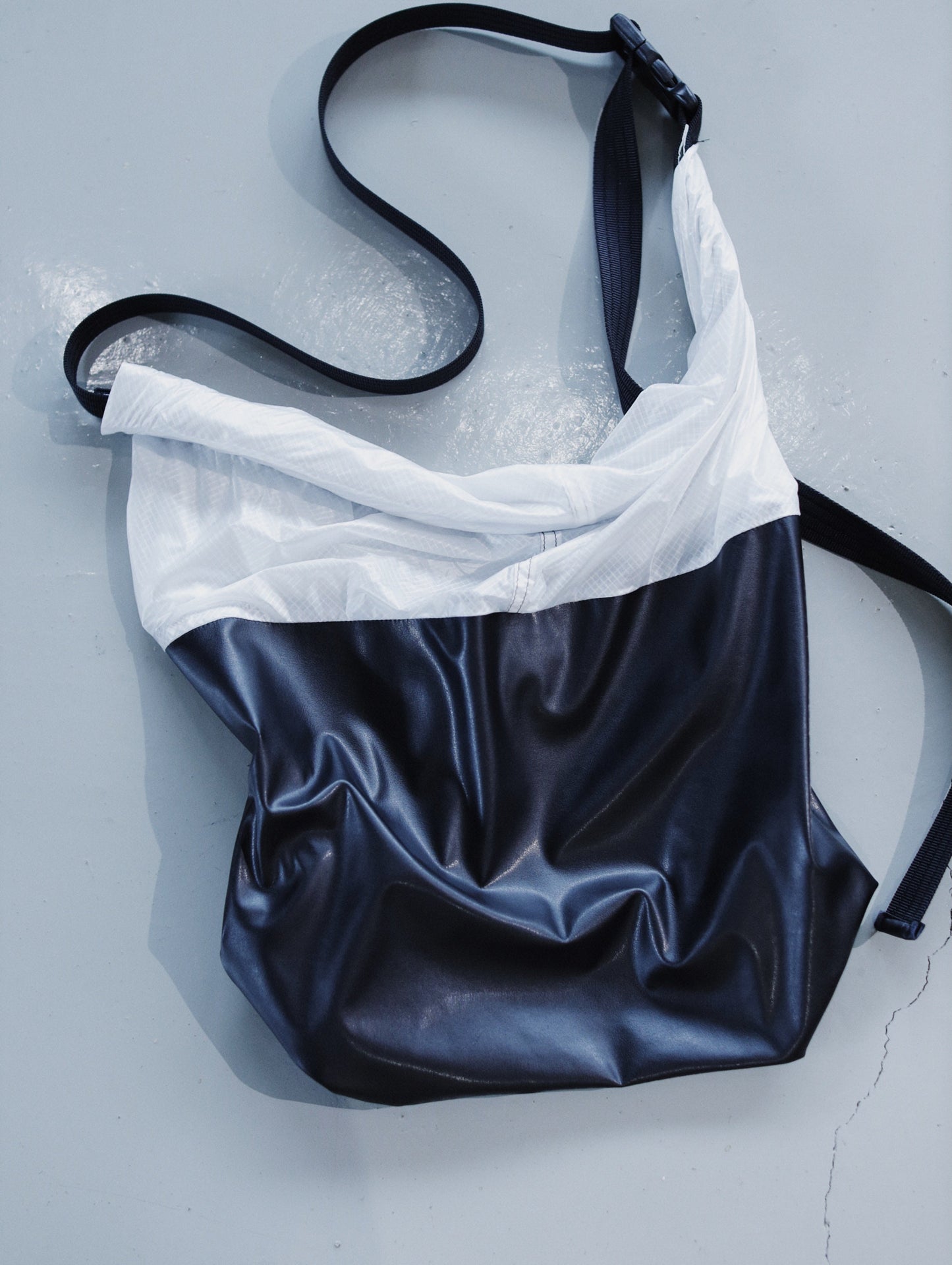 BRIGHT ROLL UP BAG (WIDE)