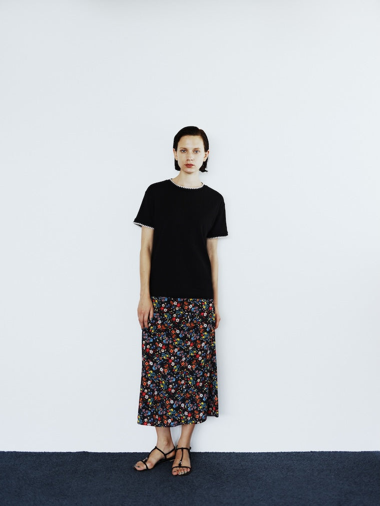 EMBROIDERED TEE