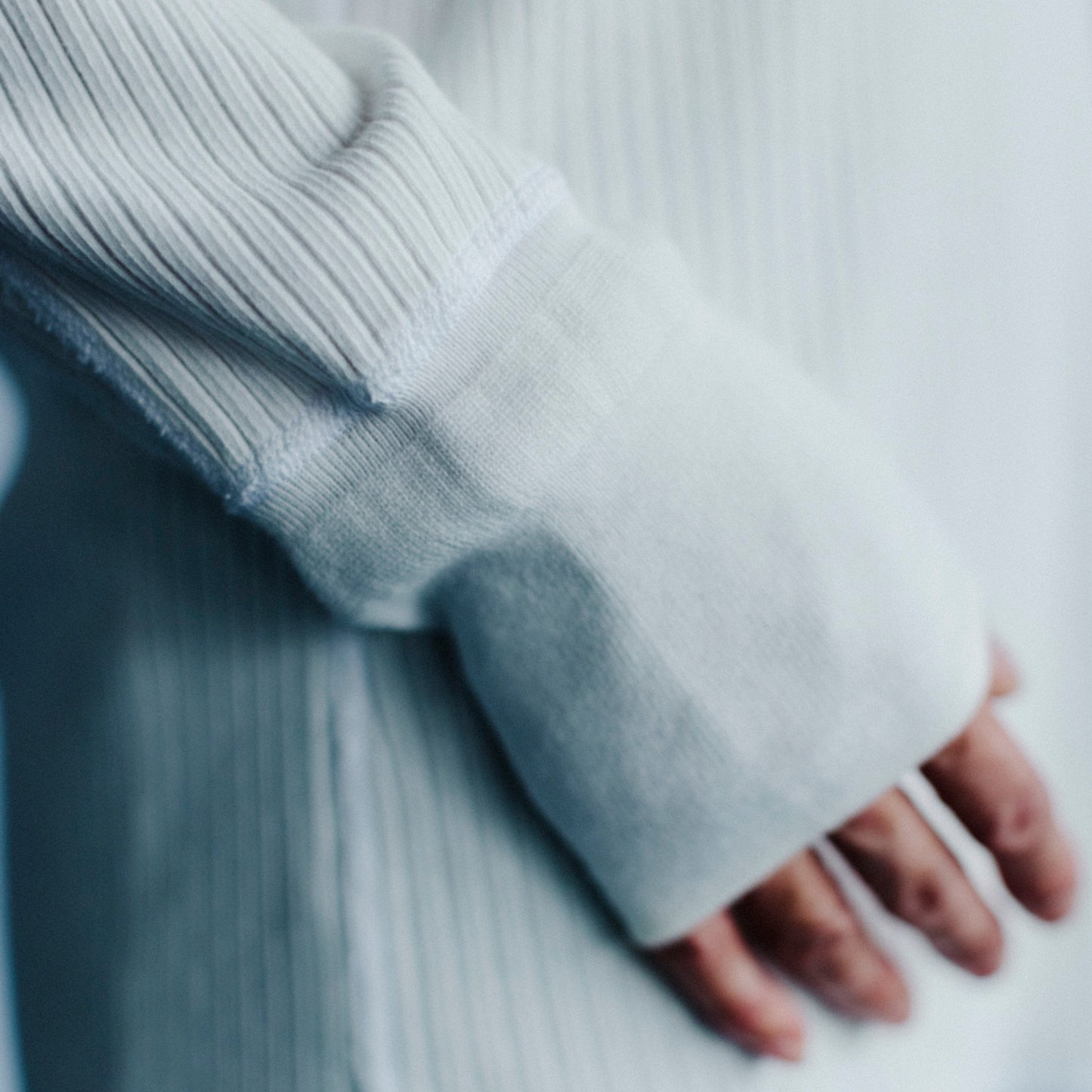 OBLONG NECK RIB PULLOVER