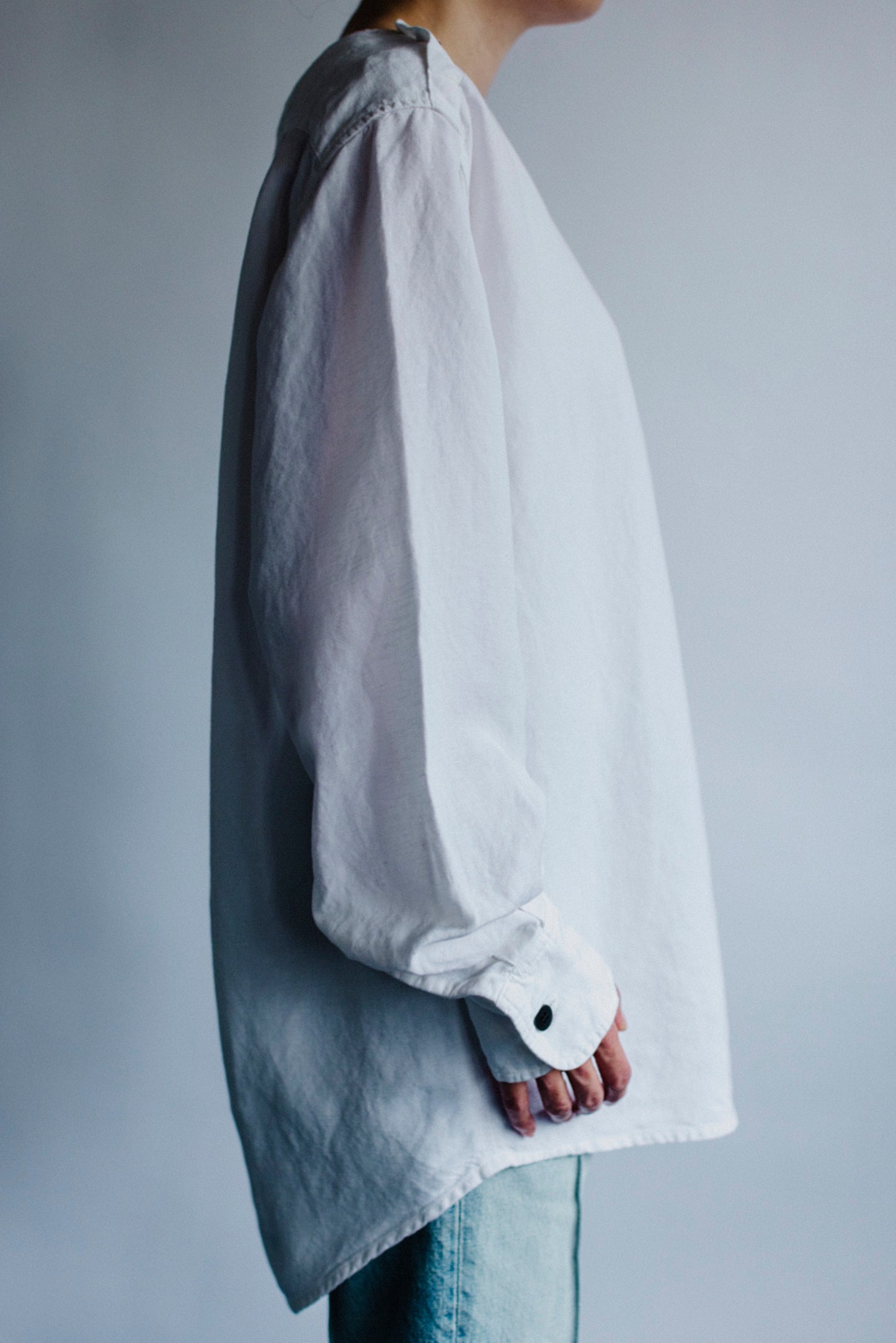 LINEN CREW NECK BLOUSE