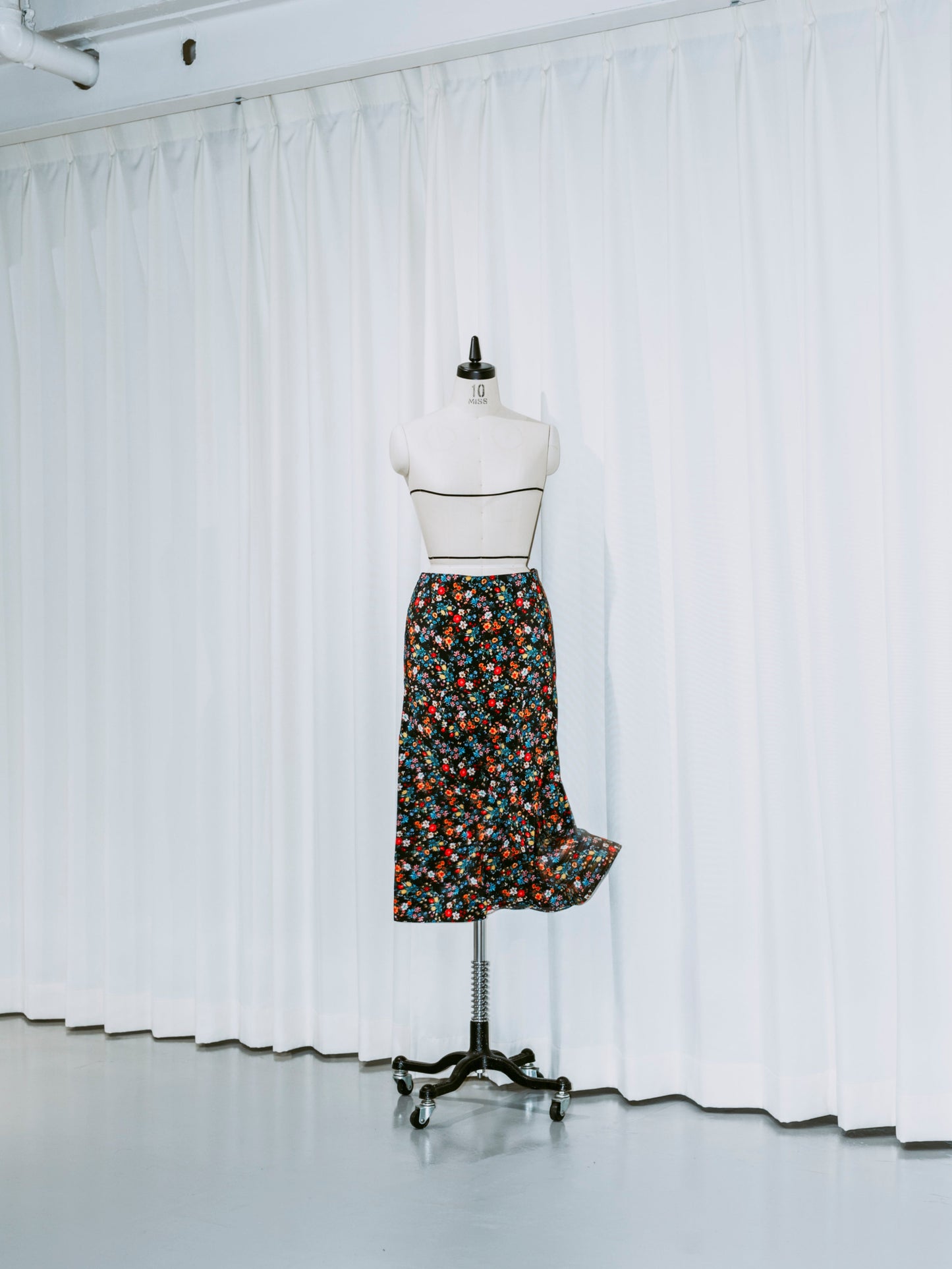 BEAUTIFUL SKIRT (FLOWER)