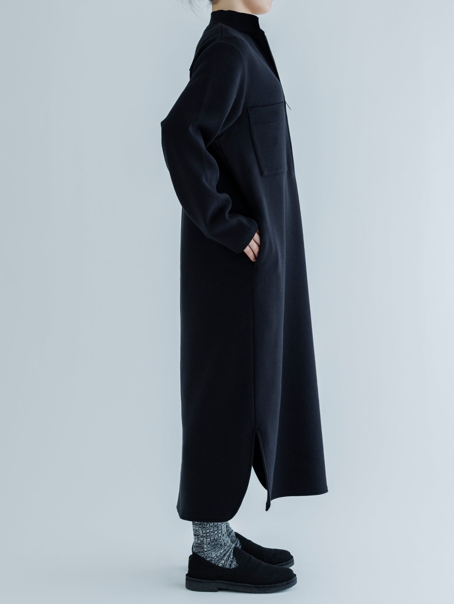 LIGHT KNIT ZIP DRESS