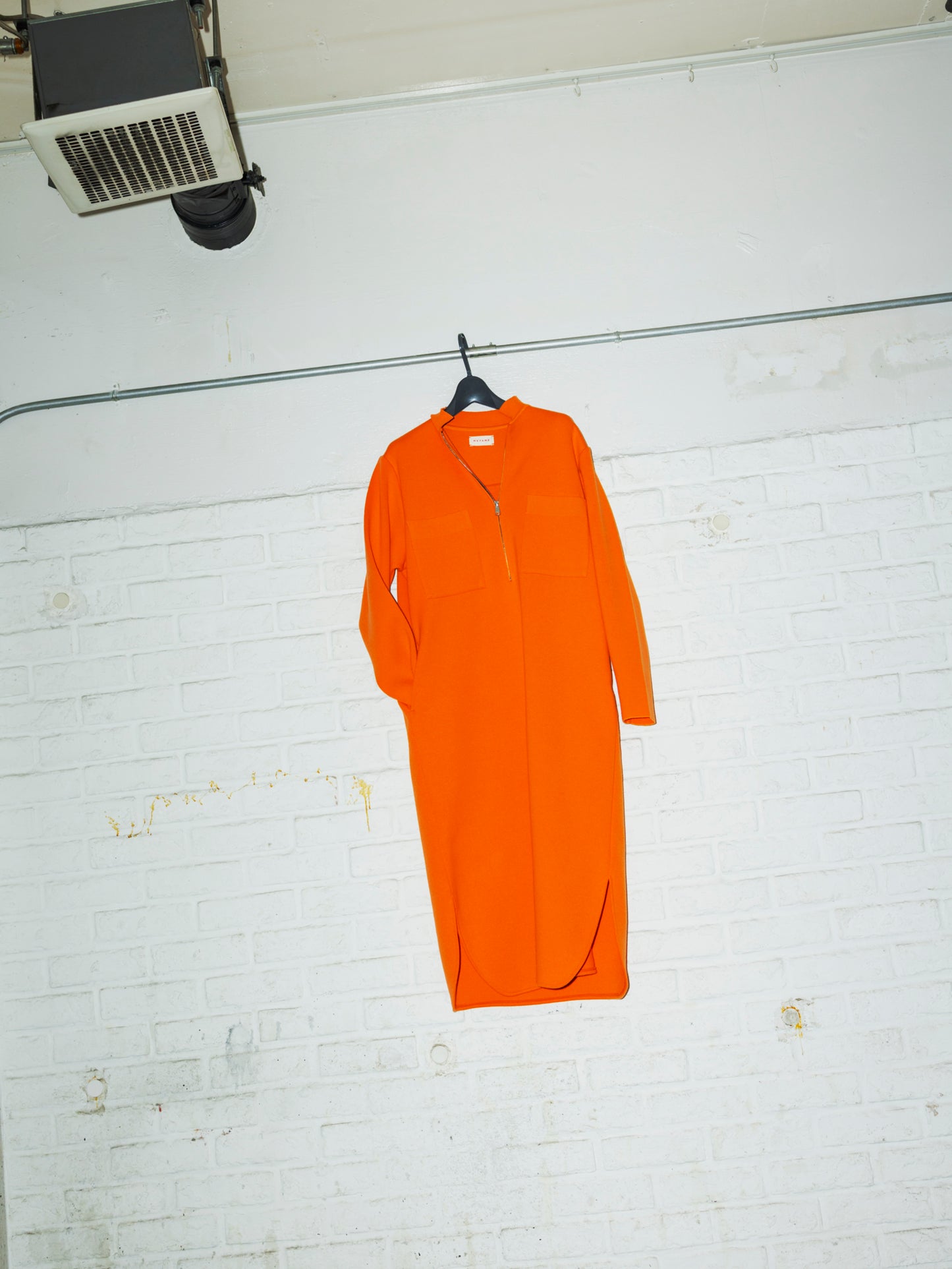 LIGHT KNIT ZIP DRESS