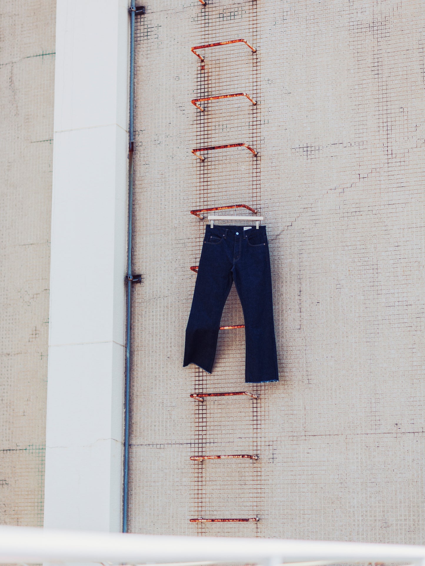 EVERYDAY FLARE DENIM (INDIGO)