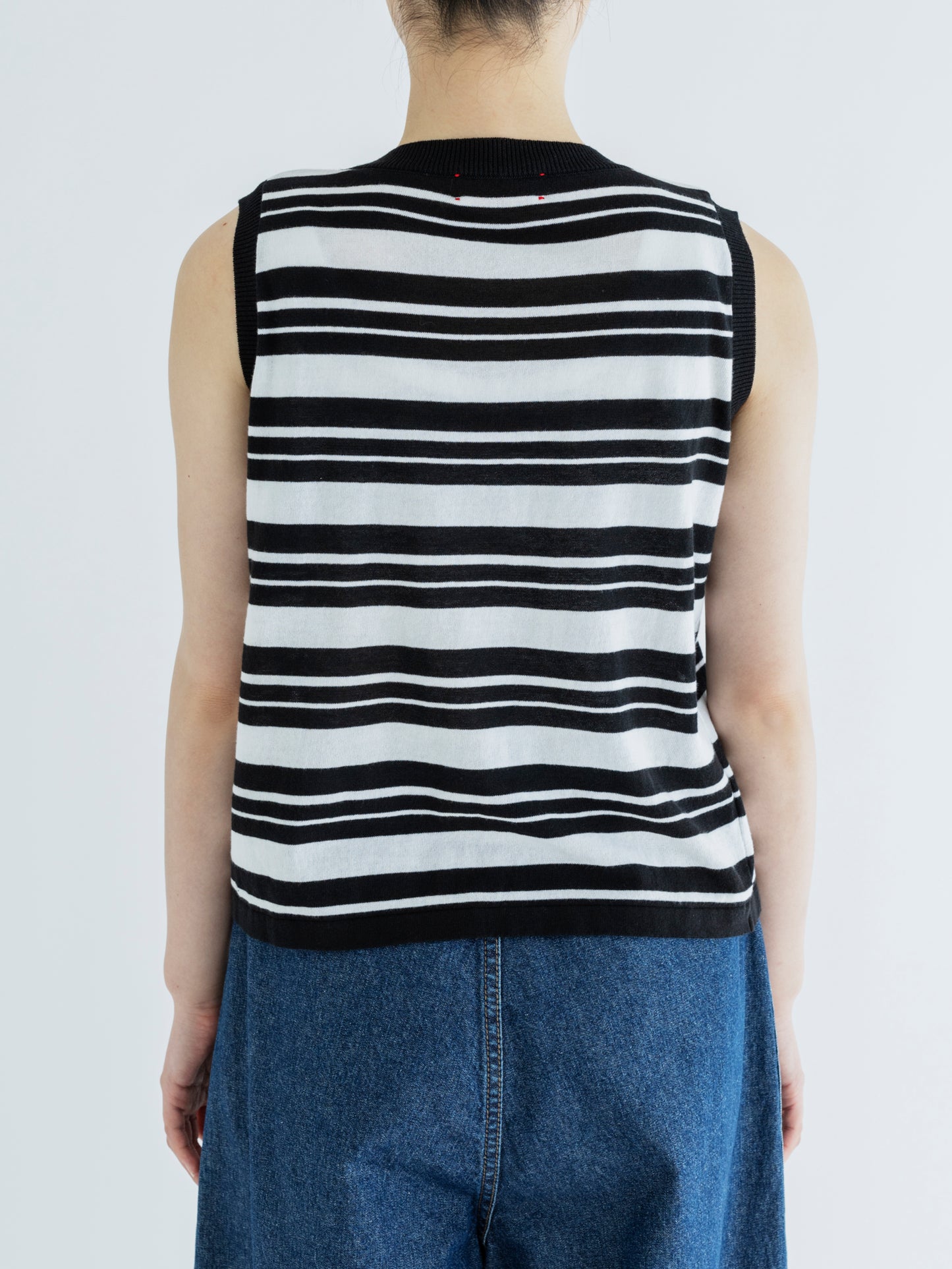 BORDER COTTON KNIT SLEEVELESS