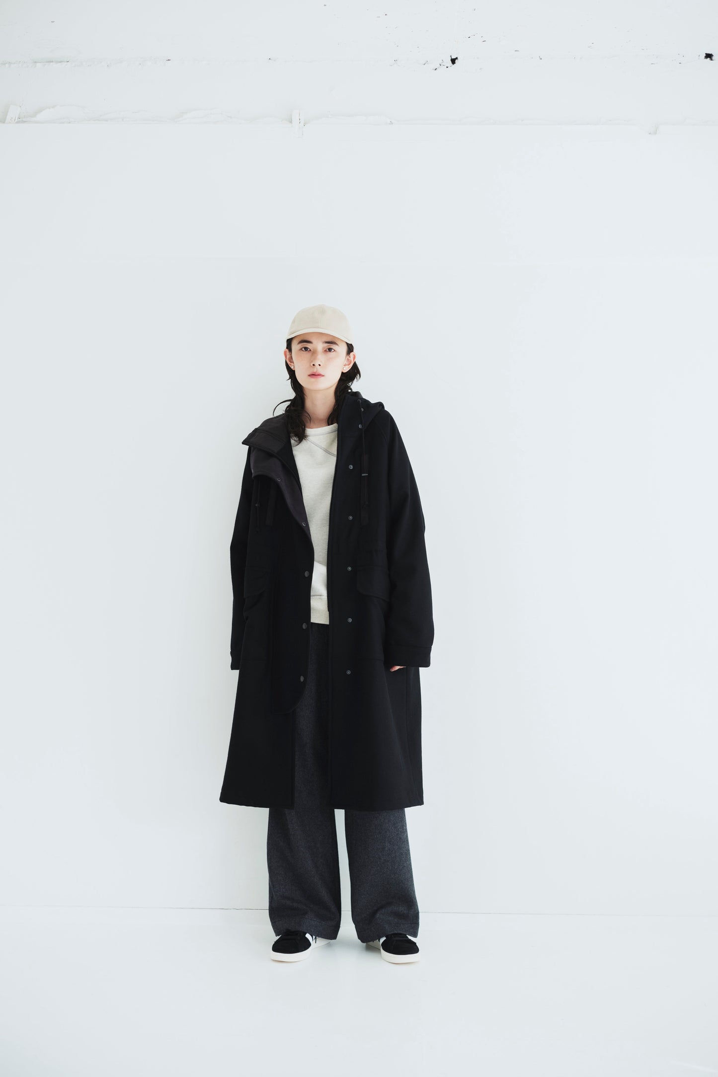 MANY POCKETS PARKA (MIDIUM)
