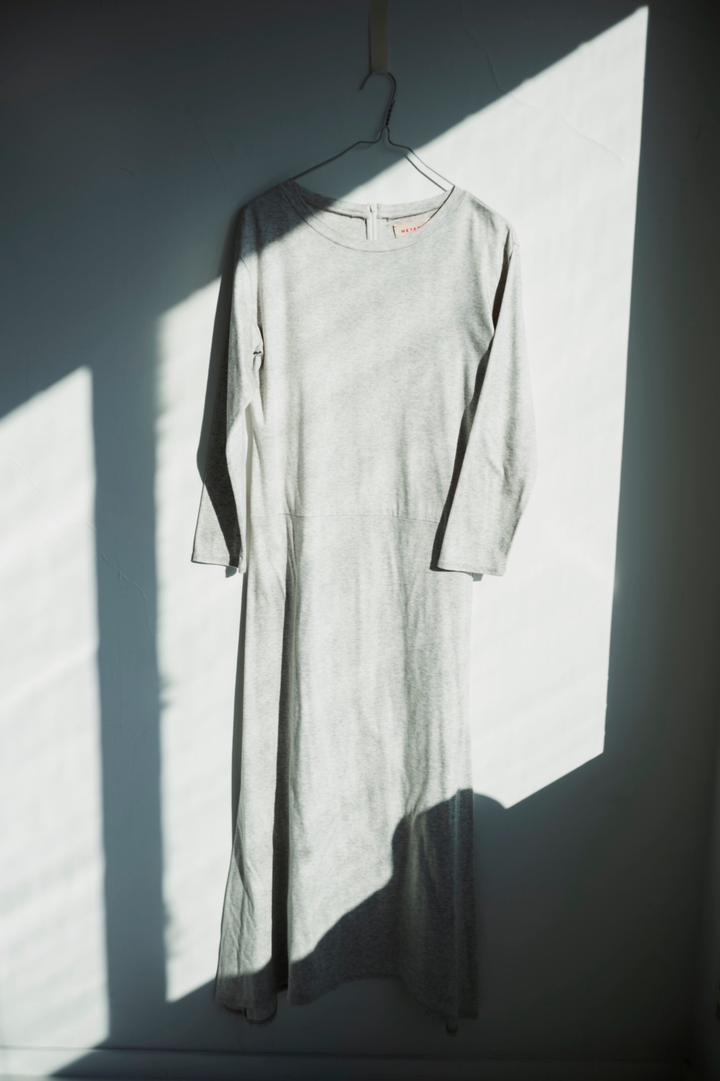 CURVY HEM DRESS