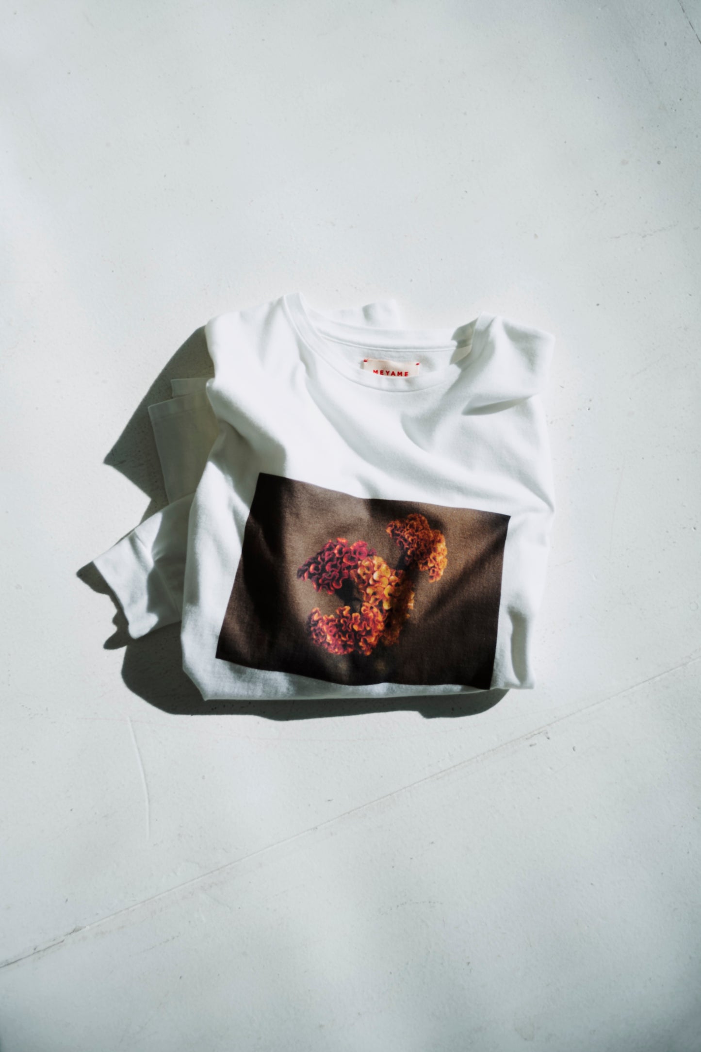 FLOWER PHOTO LONG SLEEVE TEE