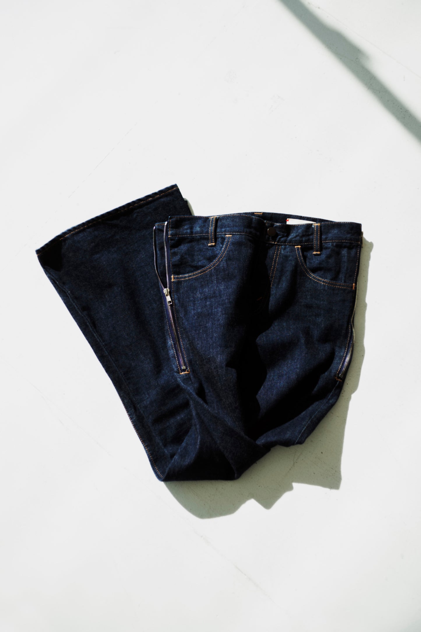 SIDE ZIP FLARE JEAN