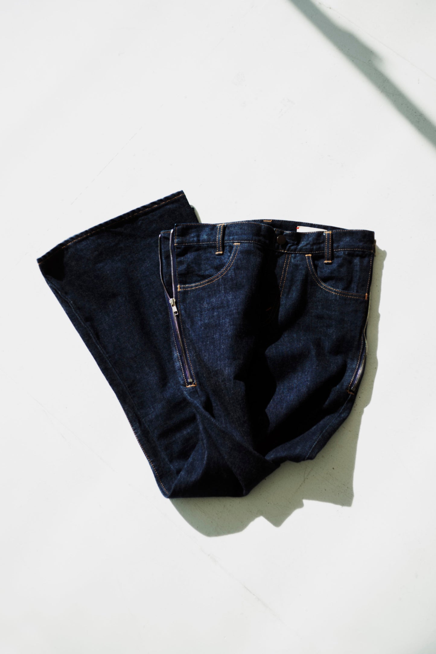 SIDE ZIP FLARE JEAN