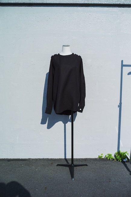 LINEN CREW NECK BLOUSE