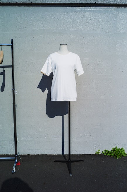 EMBROIDERED TEE