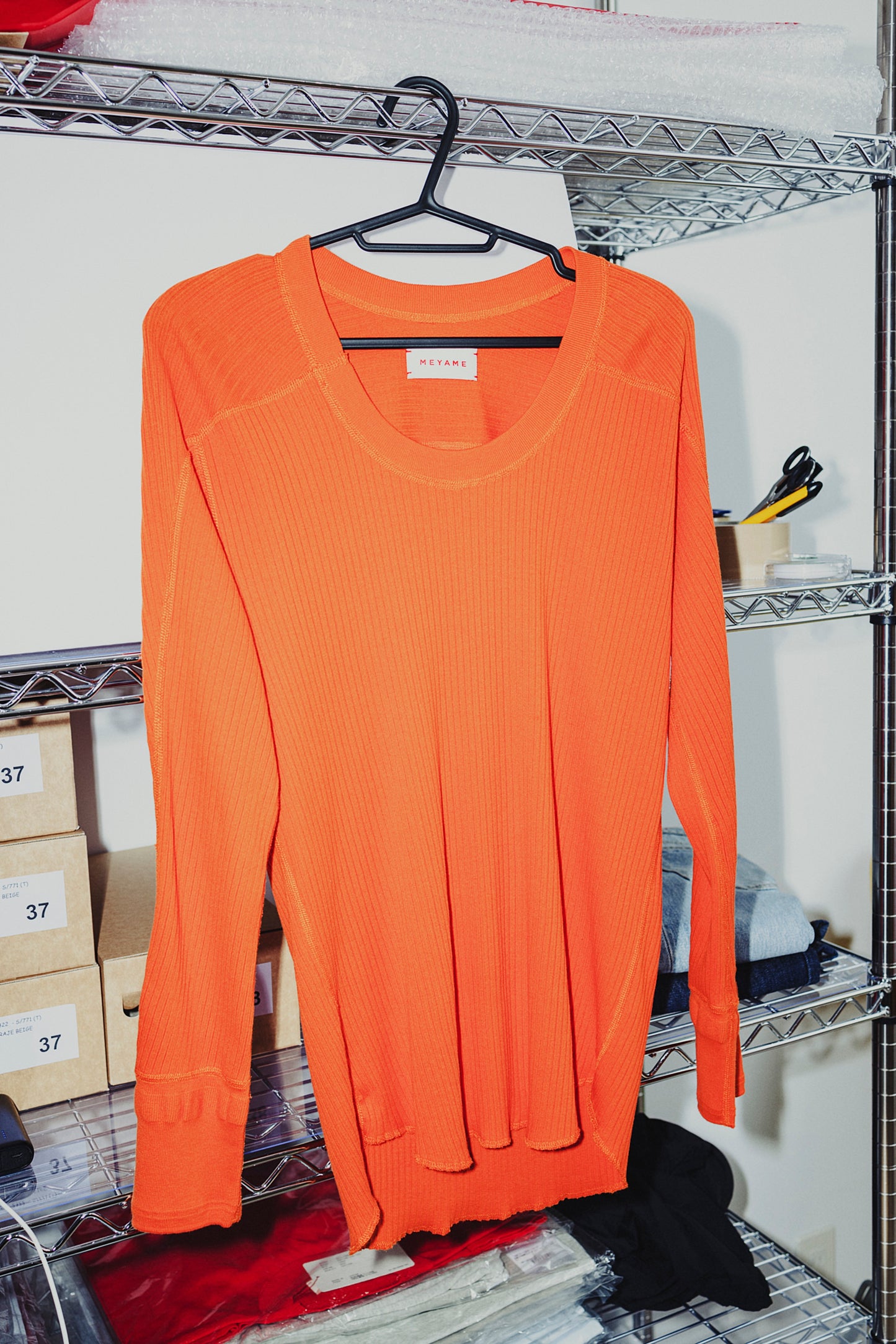 OBLONG NECK RIB PULLOVER