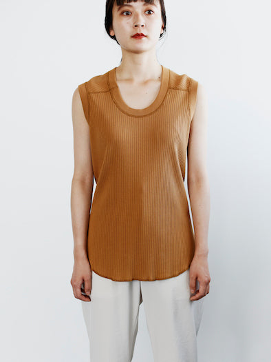 OBLONG NECK SLEEVELESS