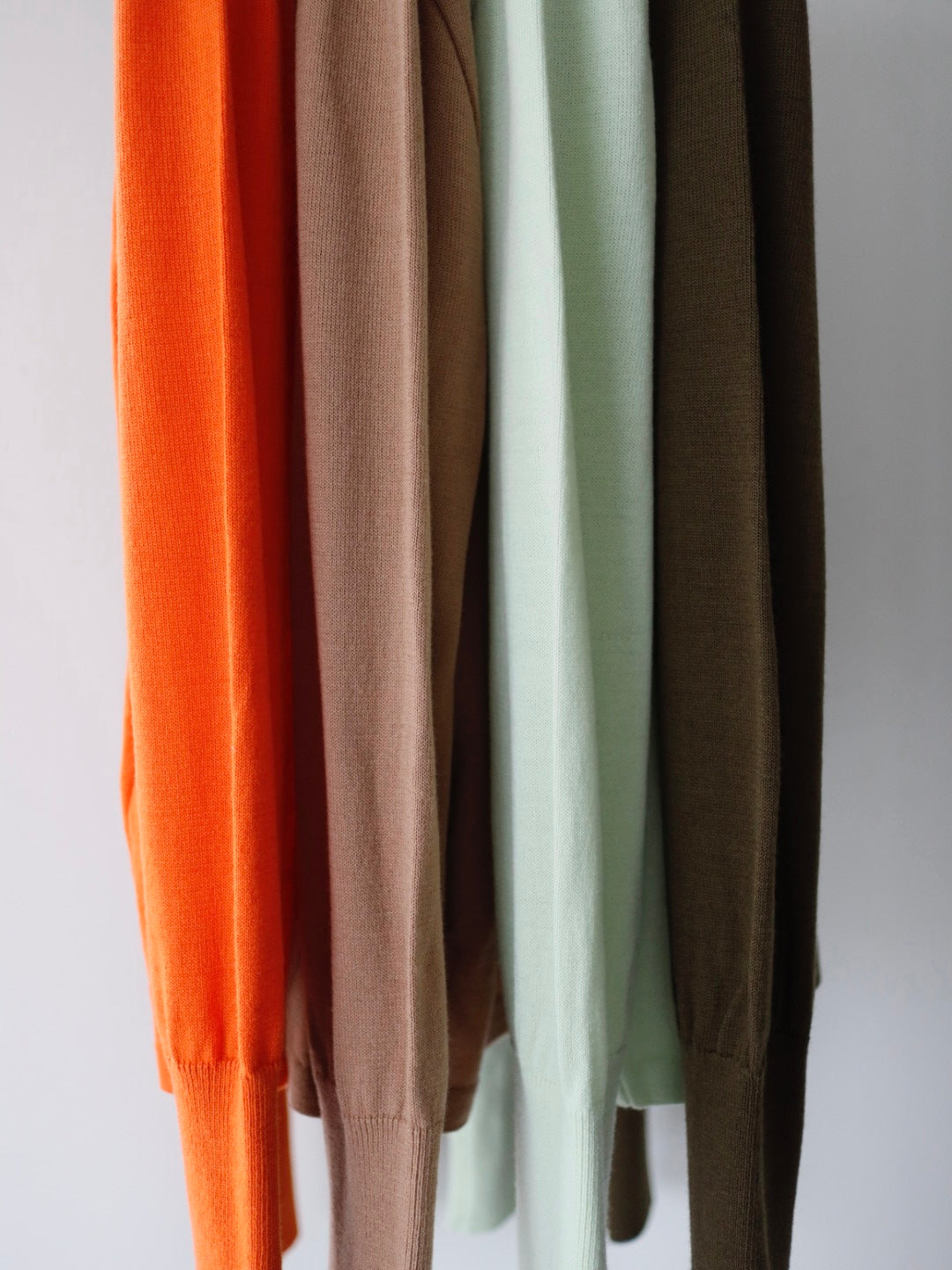 TEAR SHAPE KNIT