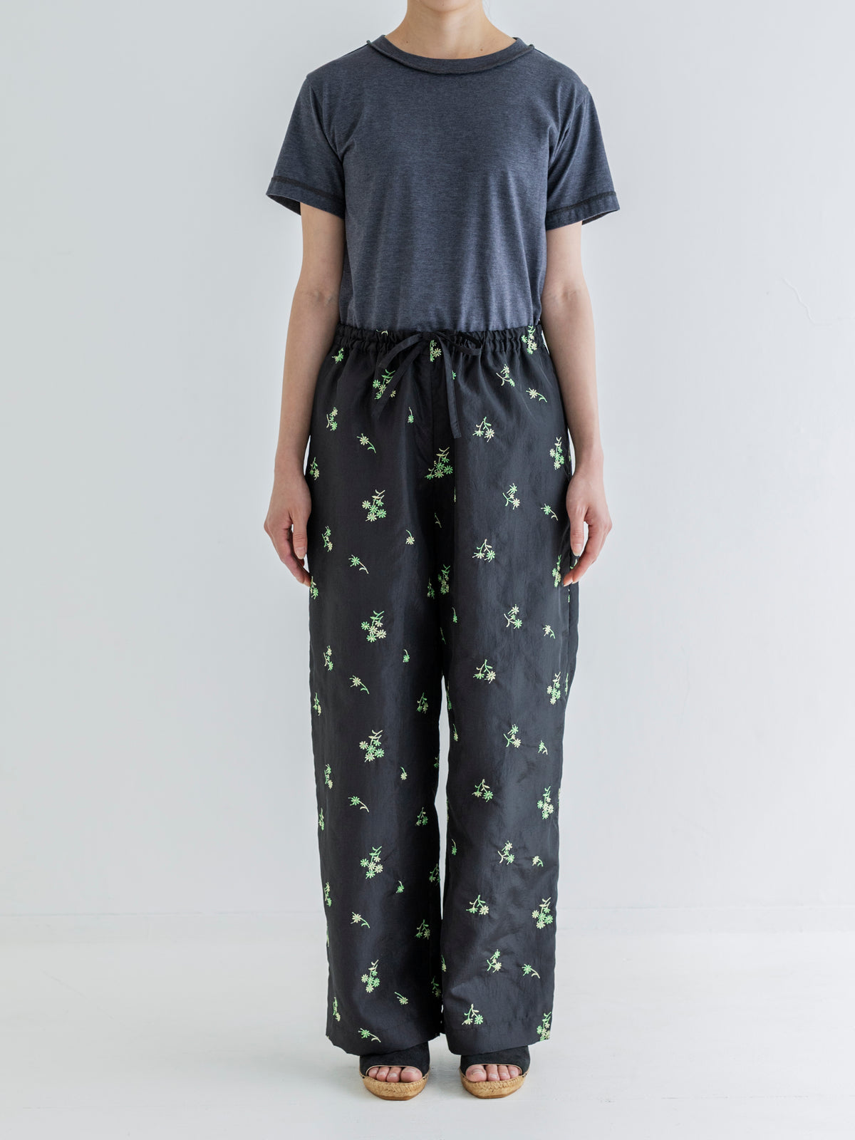 FLOWER EMBROIDERY COZY PANTS