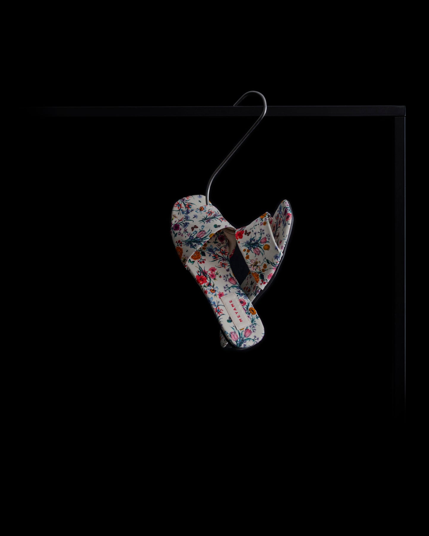 COMFORTABLE SANDAL (FLOWER)