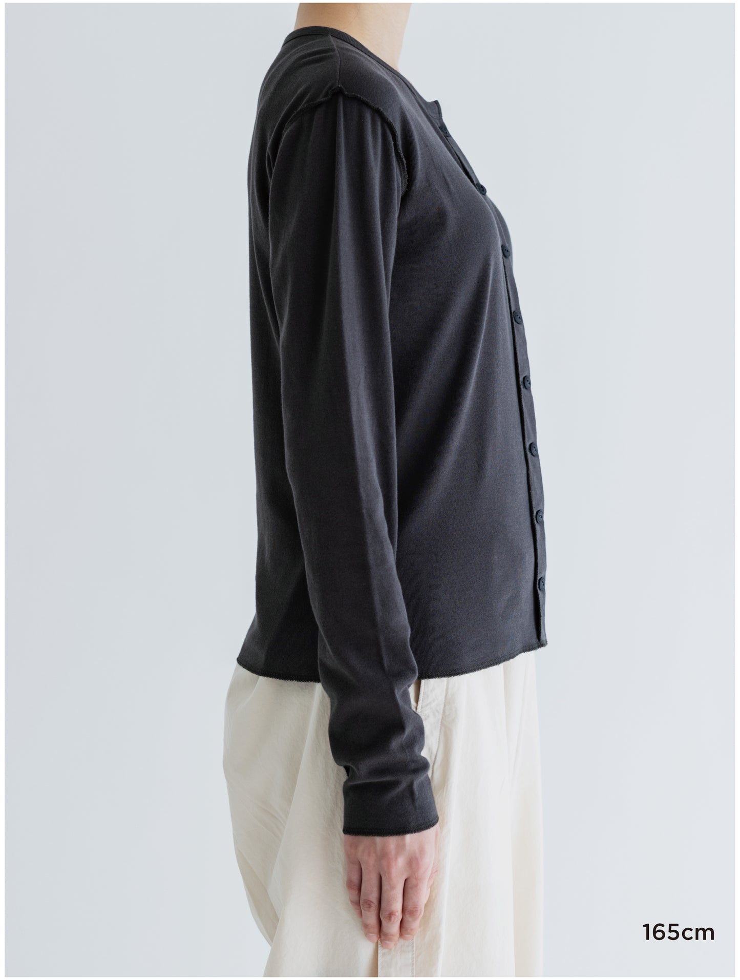 MANY BUTTON CARDIGAN