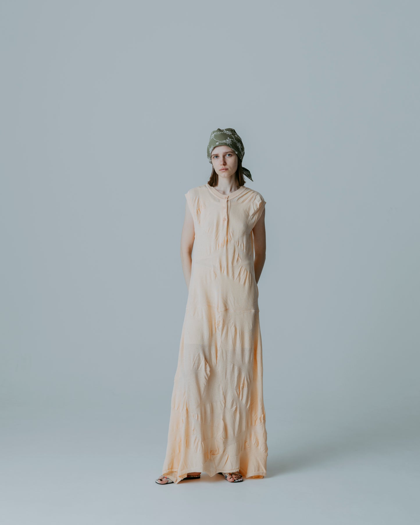 LIGHT KNIT FRONT&BACK SLEEVELESS  DRESS
