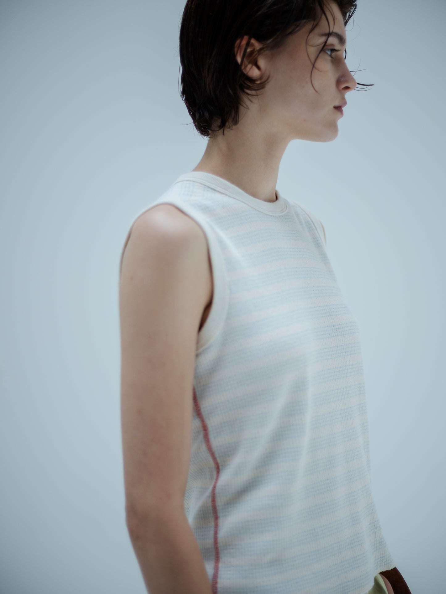 EYELET RIB BORDER SLEEVELESS