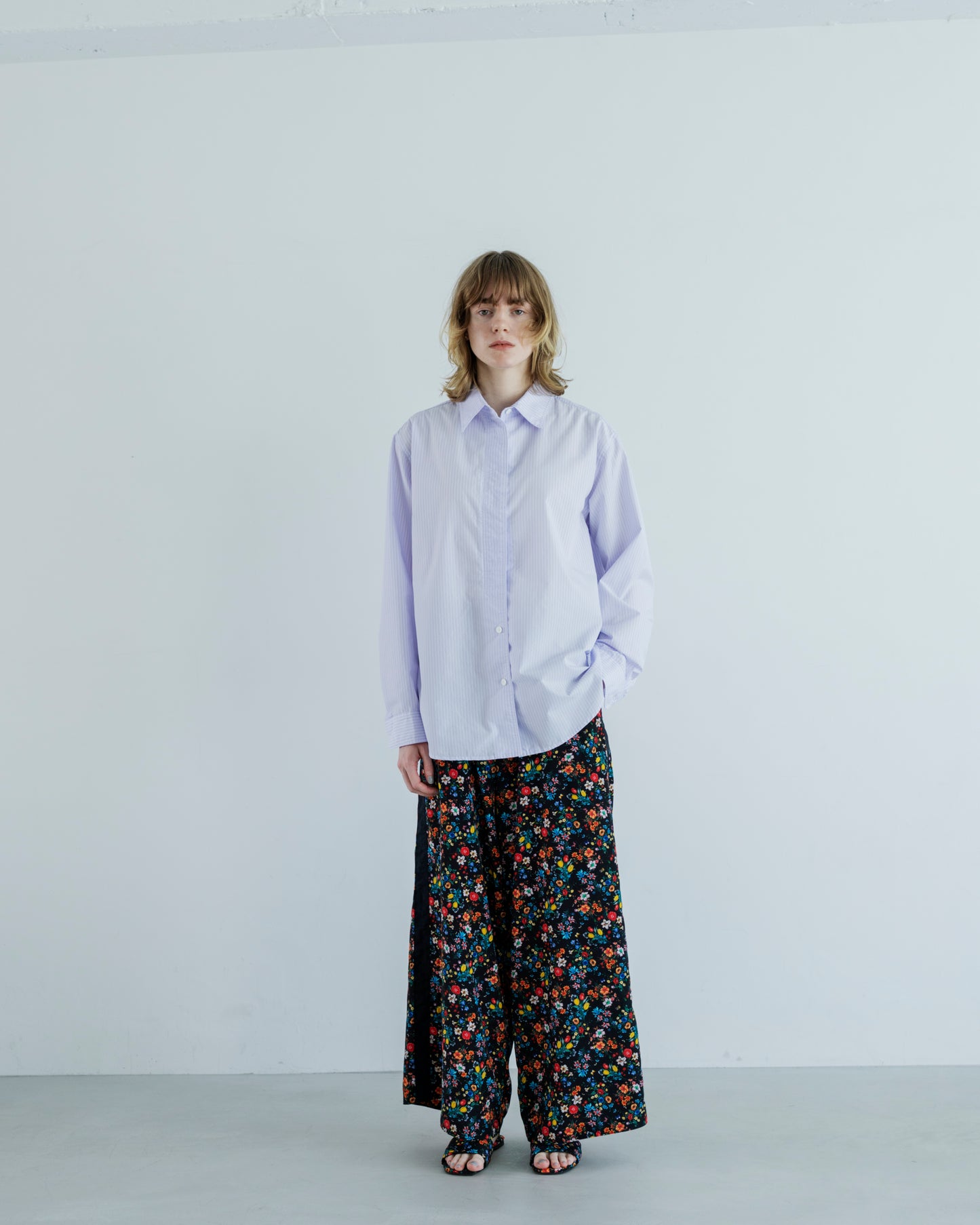 【NEW COLOR / WHITE】SIDE LINE WIDE PANTS  (FLOWER)