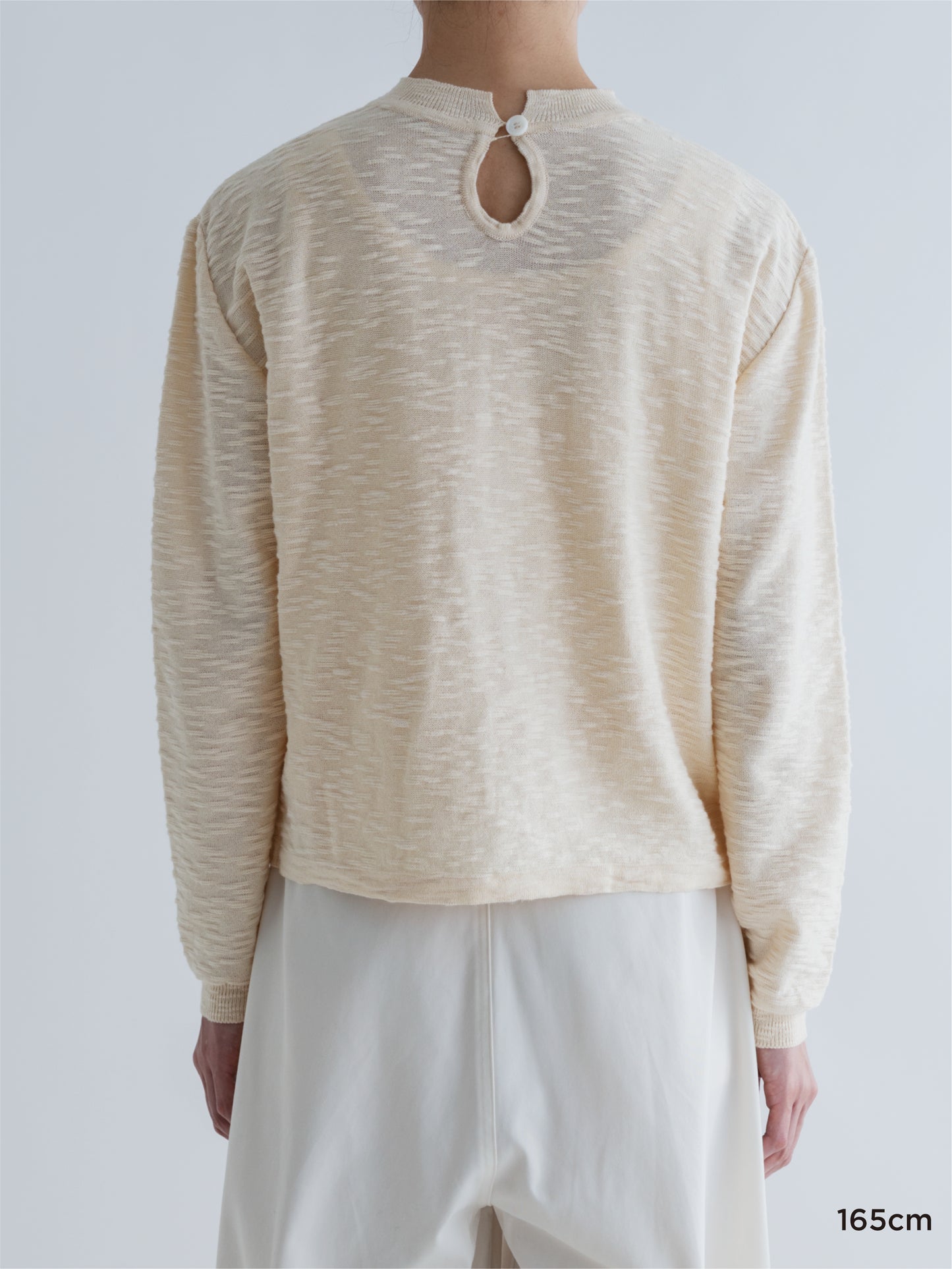 BACK TEAR SHAPE KNIT