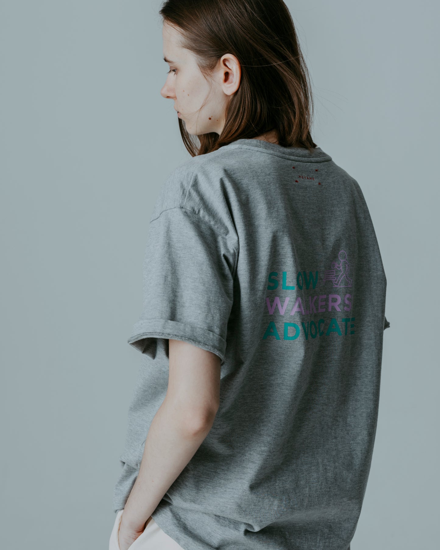 SLOW WALKERS  ADOBOCATE TEE