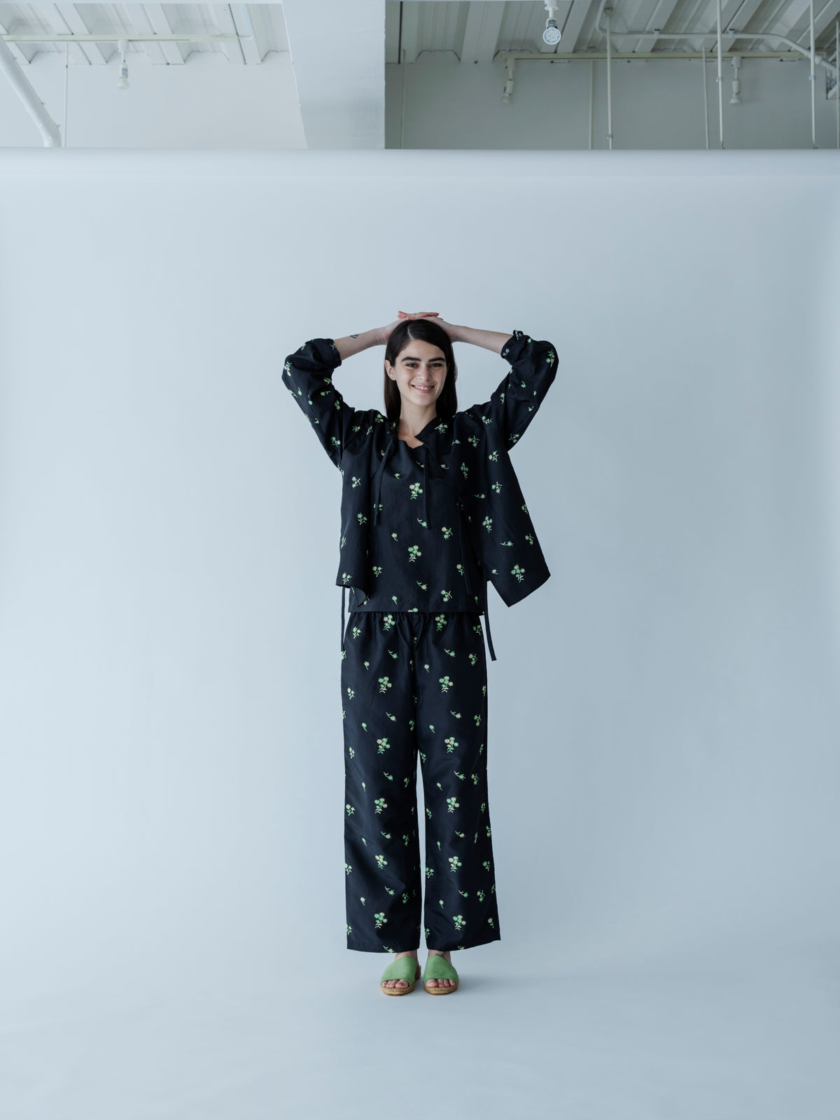 FLOWER EMBROIDERY COZY PANTS