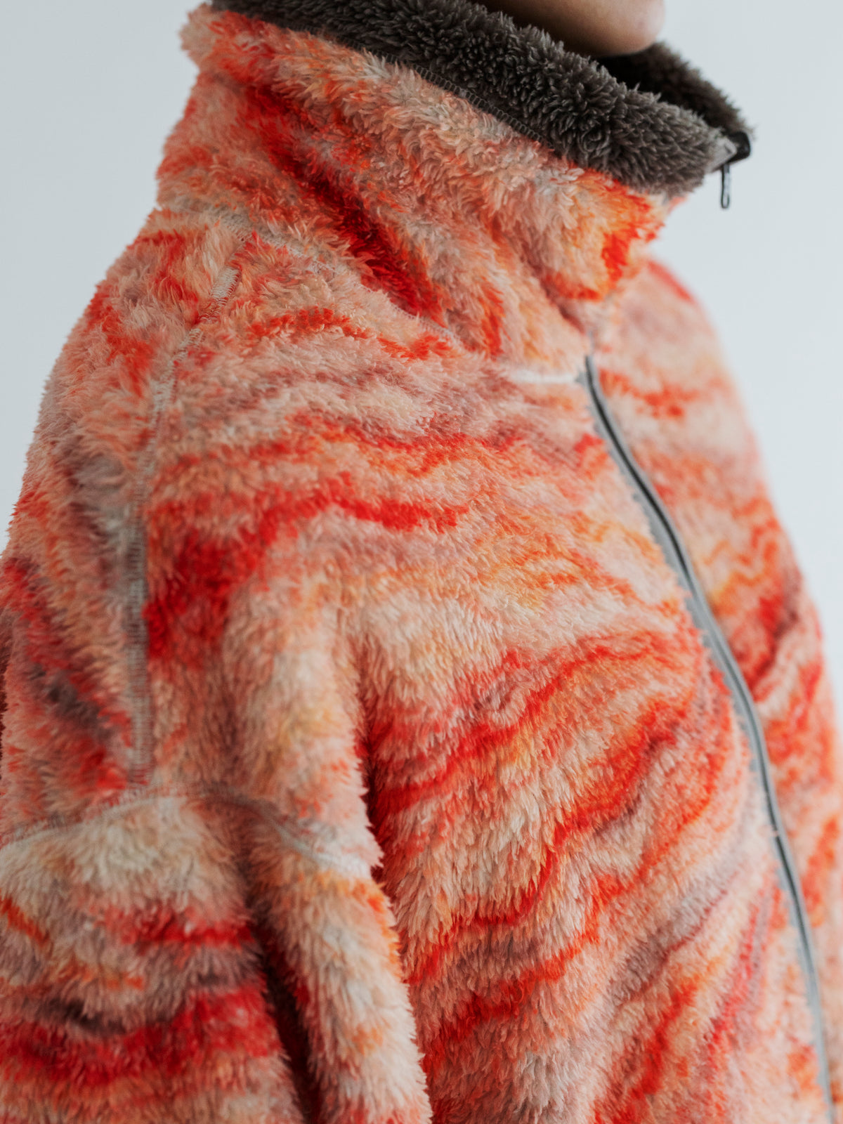 PRINT/ SOLID REVERSIBLE FLEECE JACKET