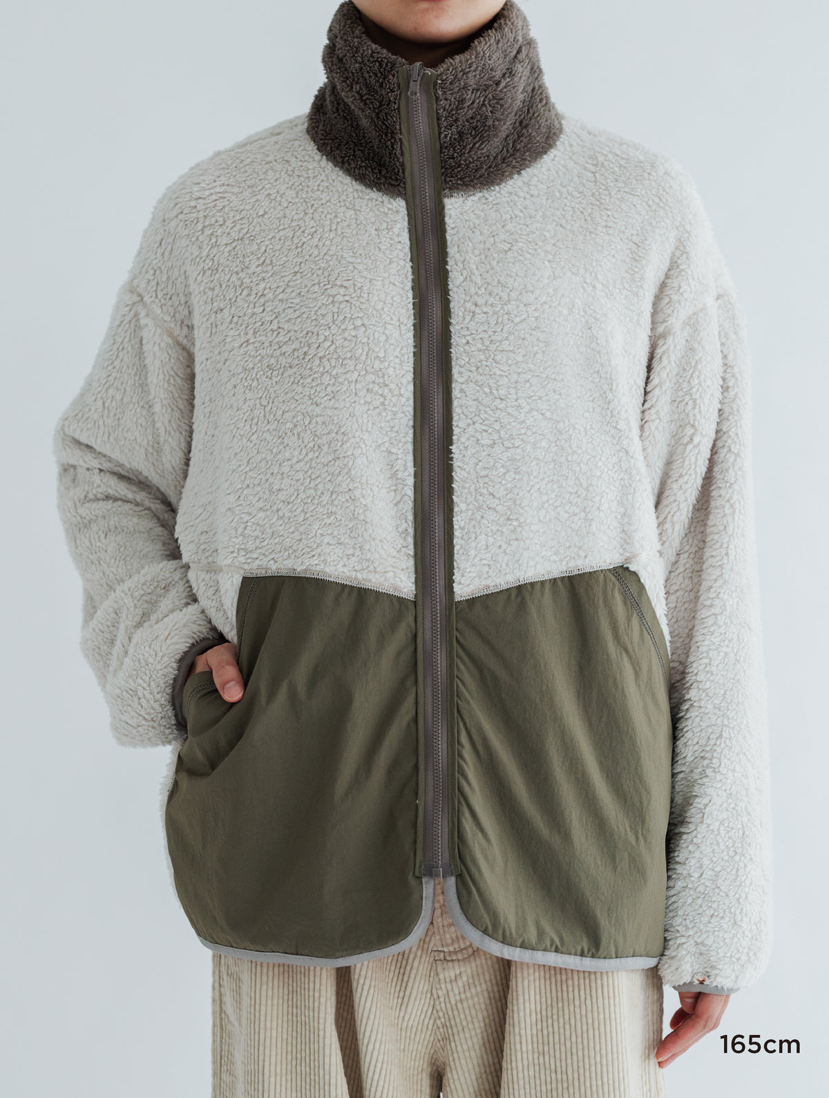 PRINT/ SOLID REVERSIBLE FLEECE JACKET