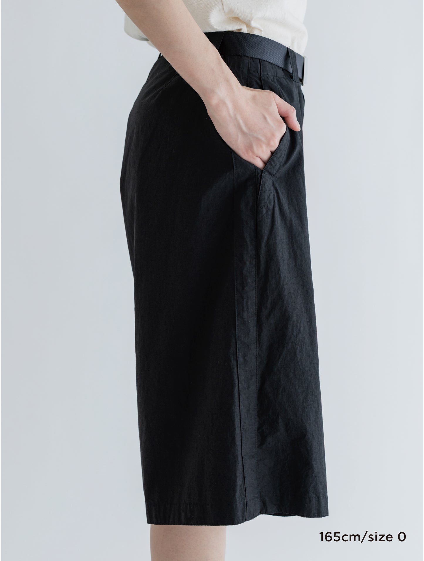 COTTON LINEN SIDE LINE WIDE HALF PANTS