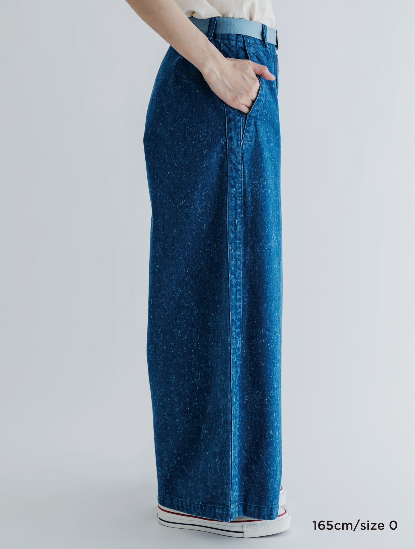 WASHED DENIM SIDE LINE WIDE PANTS