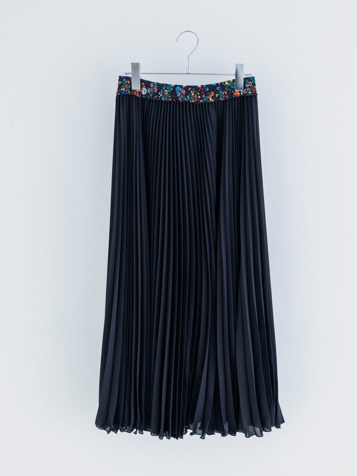 FLOWER WAIST PLEATED SKIRT – MEYAME