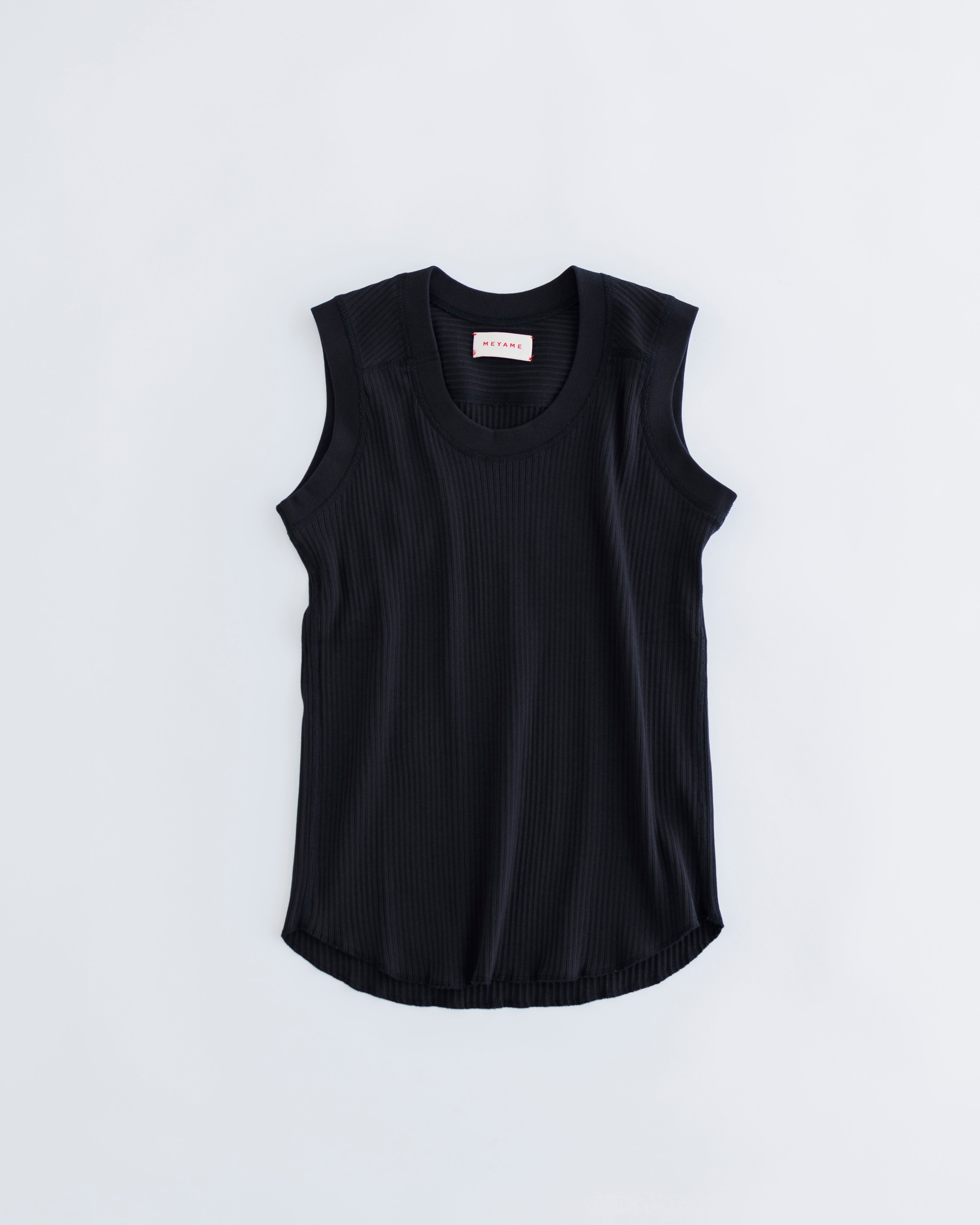 OBLONG NECK SLEEVELESS