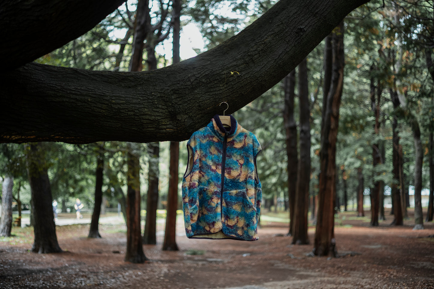 【Pre-order】PRINT/ SOLID REVERSIBLE FLEECE VEST