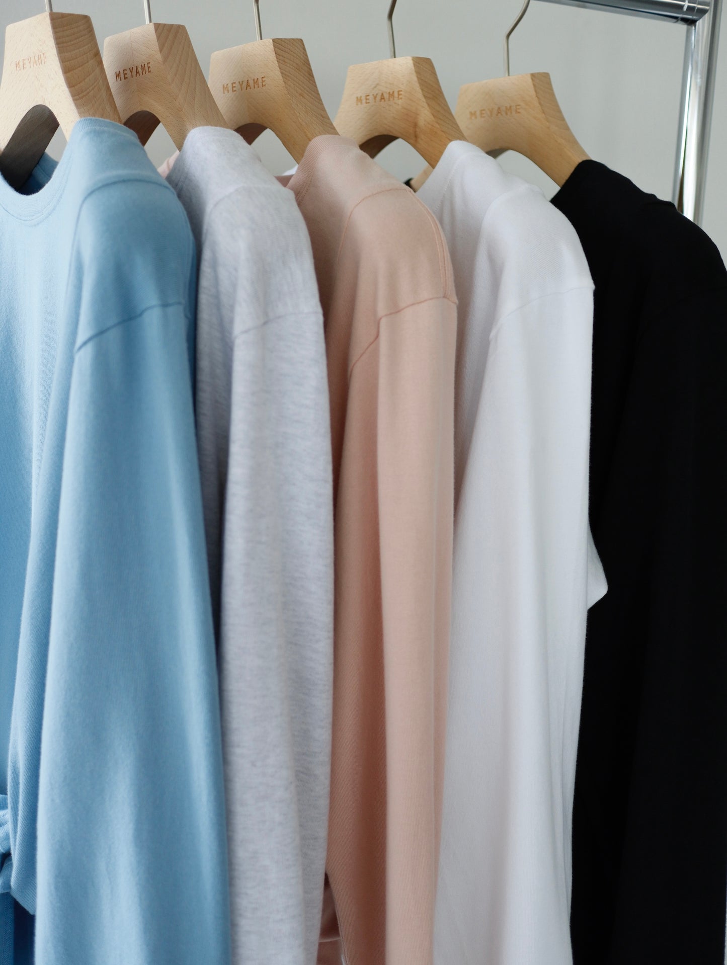 SLIT LONG SLEEVE TEE