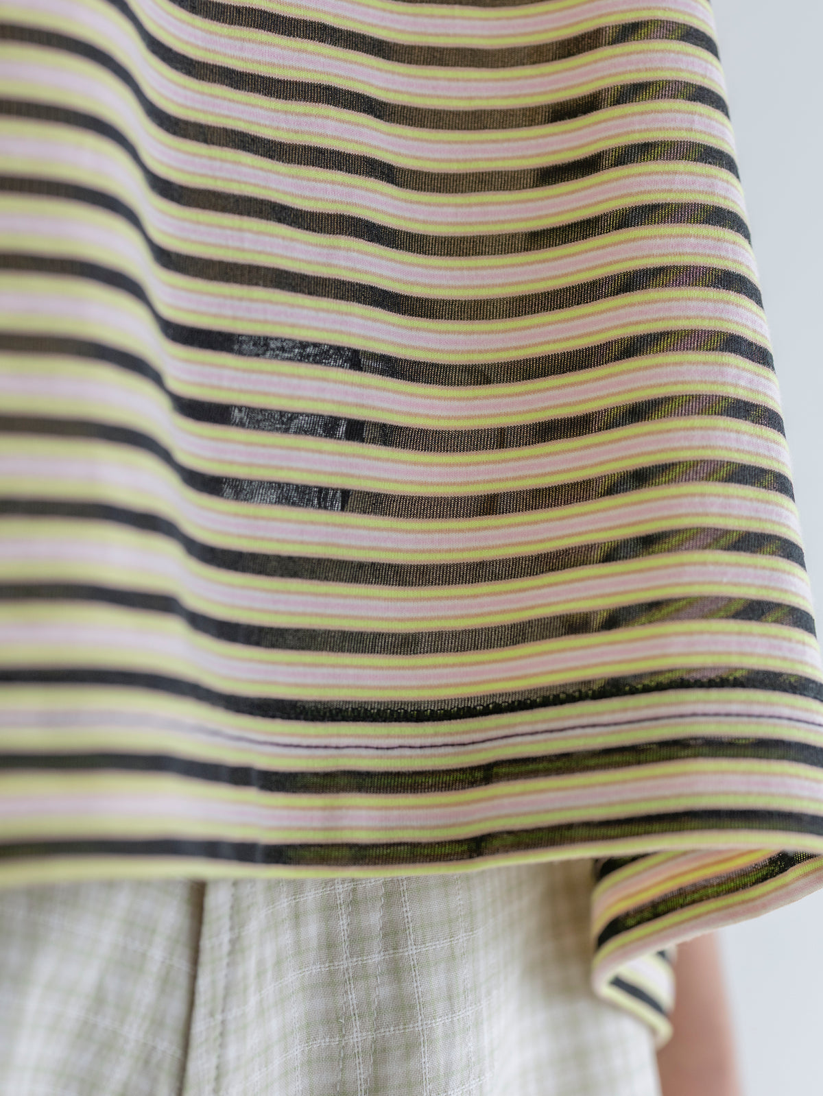 SHEER BORDER HALF-SLEEVE TEE