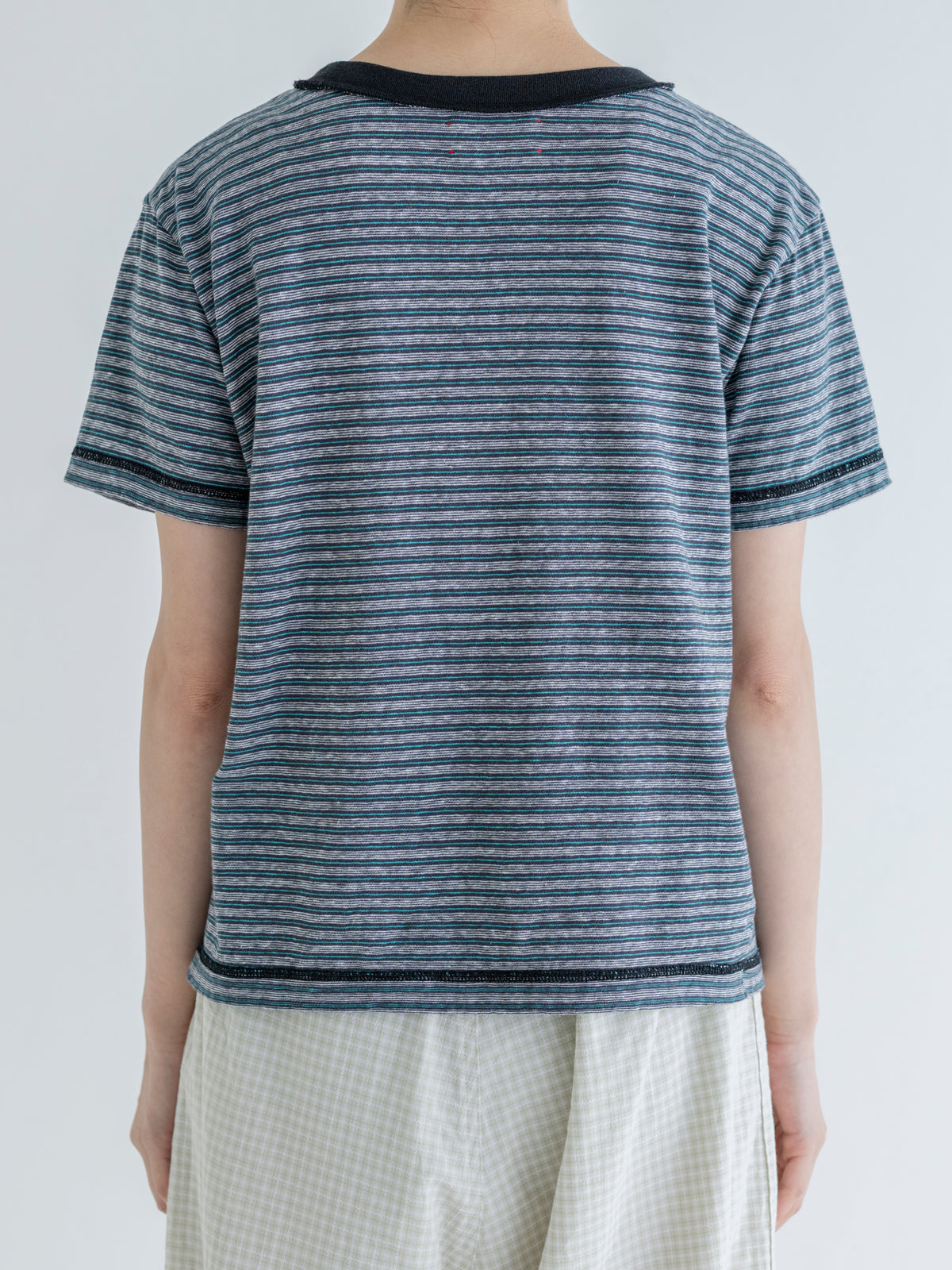 VISIBLE SEAMS BORDER TEE