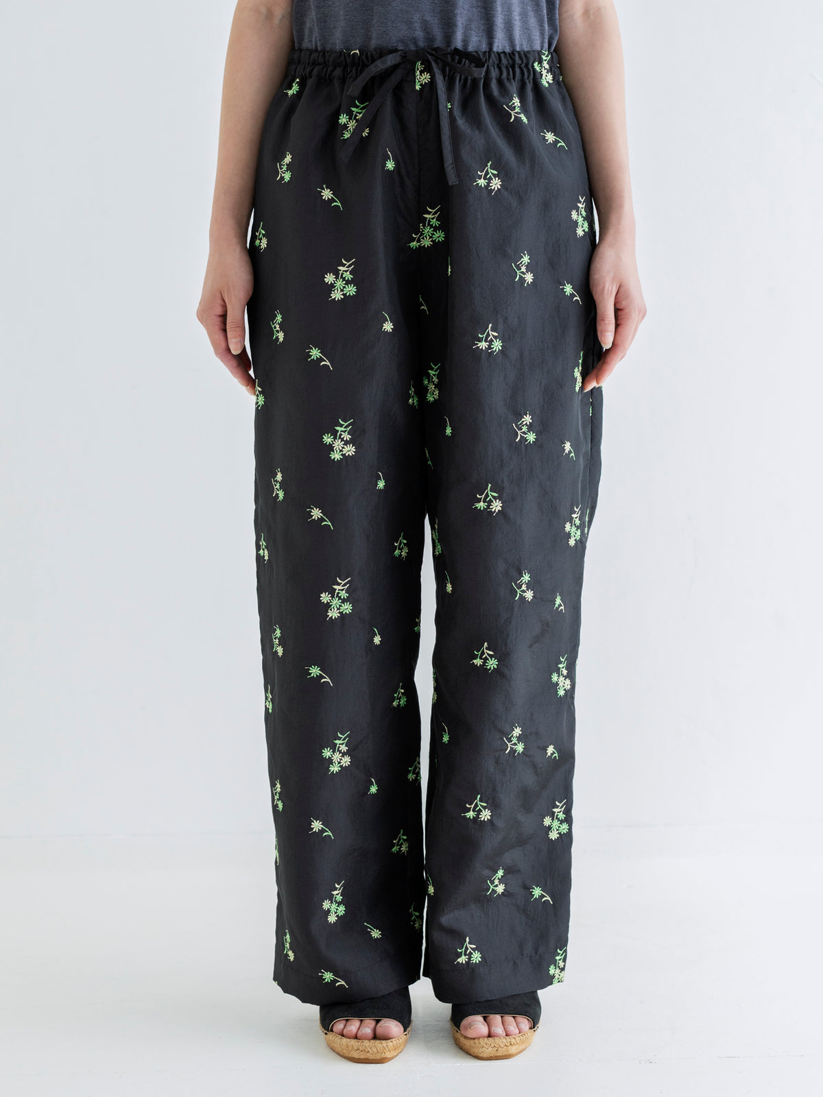 FLOWER EMBROIDERY COZY PANTS