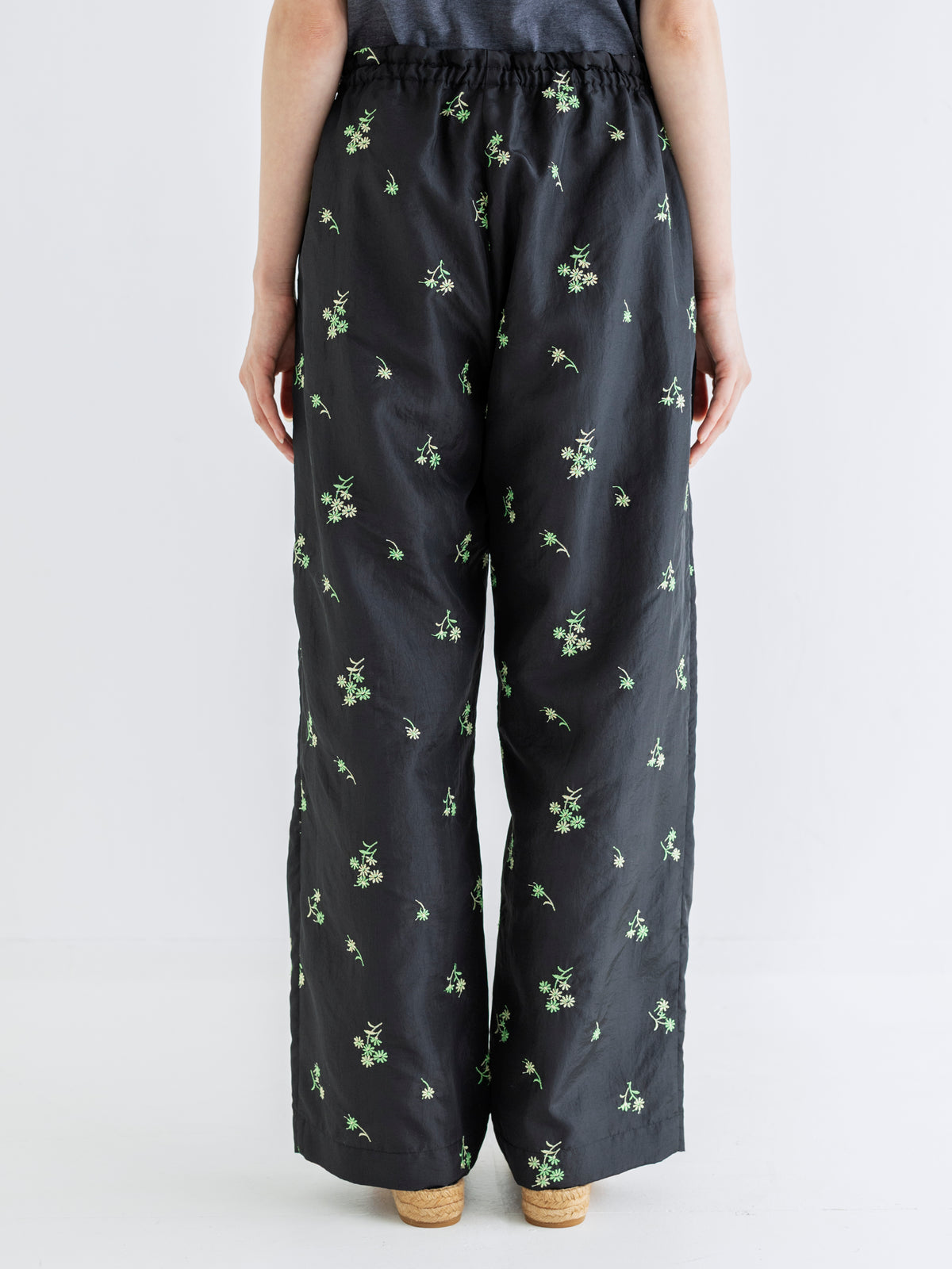 FLOWER EMBROIDERY COZY PANTS