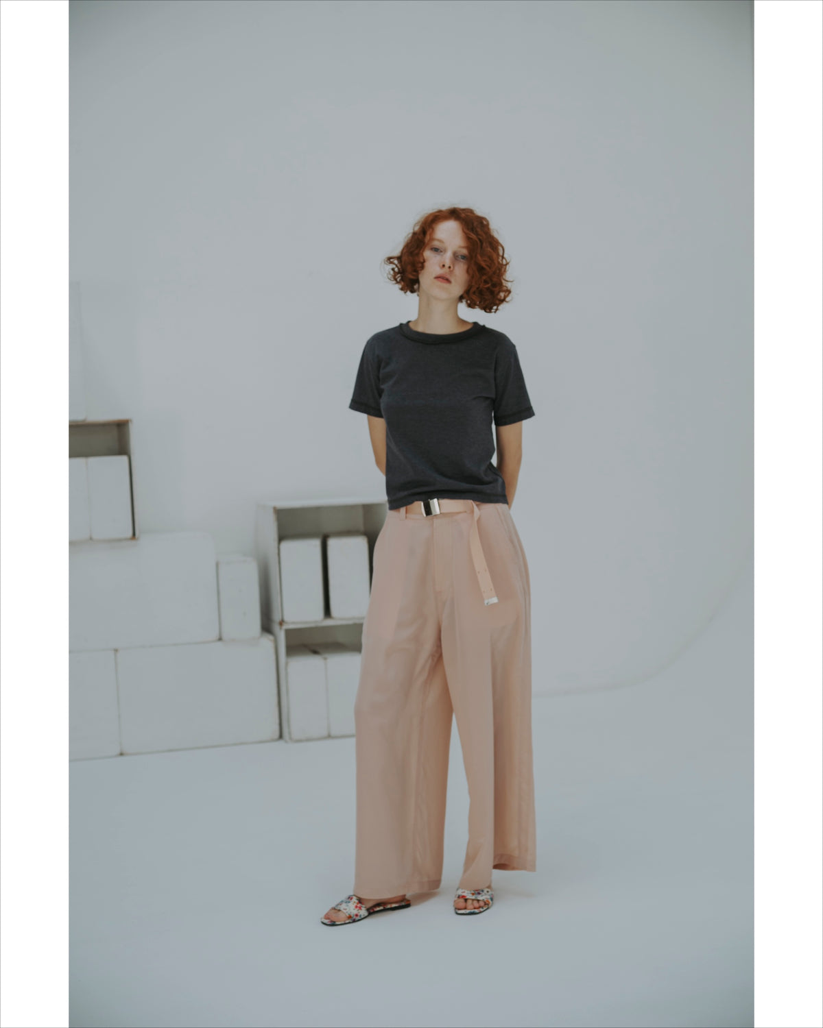 VISIBLE SEAMS BORDER TEE