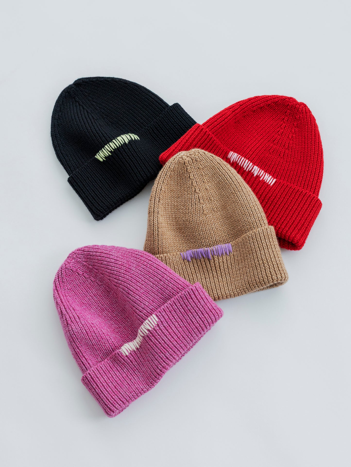 【Pre-order】HAND-EMBROIDERED KNIT CAP